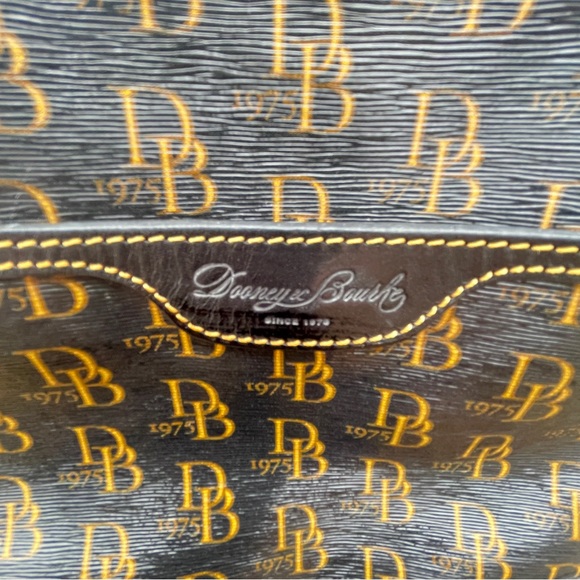 DOONEY AND BOURKE VINTAGE CROSSBODY BAG - Picture 5 of 11